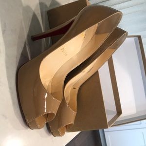 Christian Louboutin Very Prive patent redsole pump